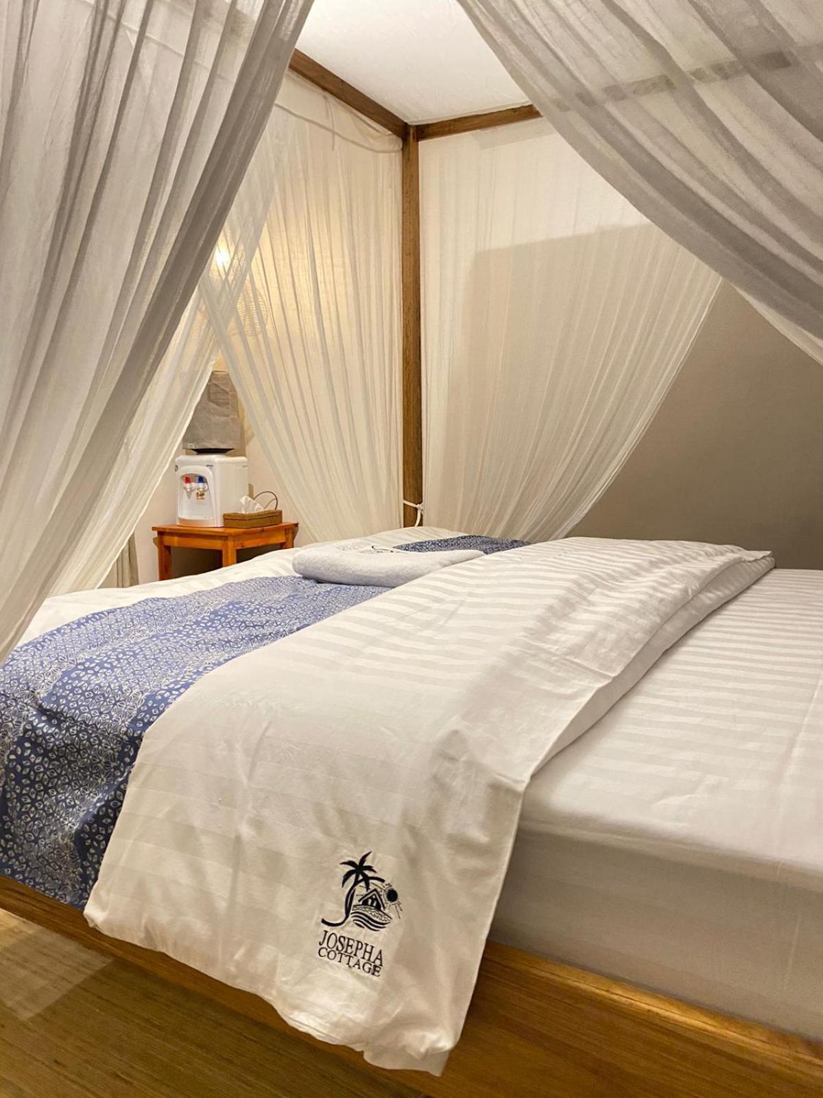Josepha Cottage Ngurbloat Екстериор снимка