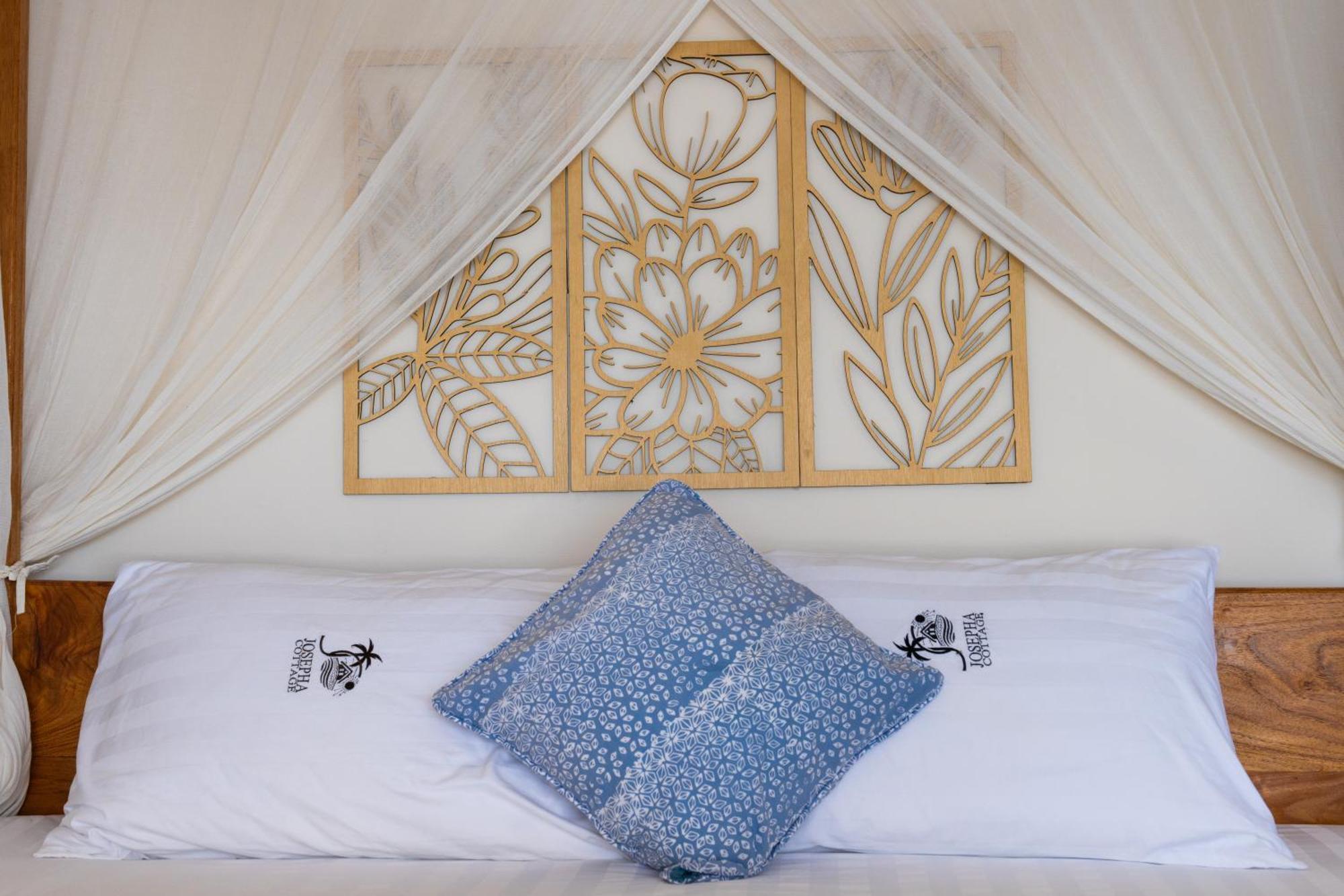Josepha Cottage Ngurbloat Екстериор снимка