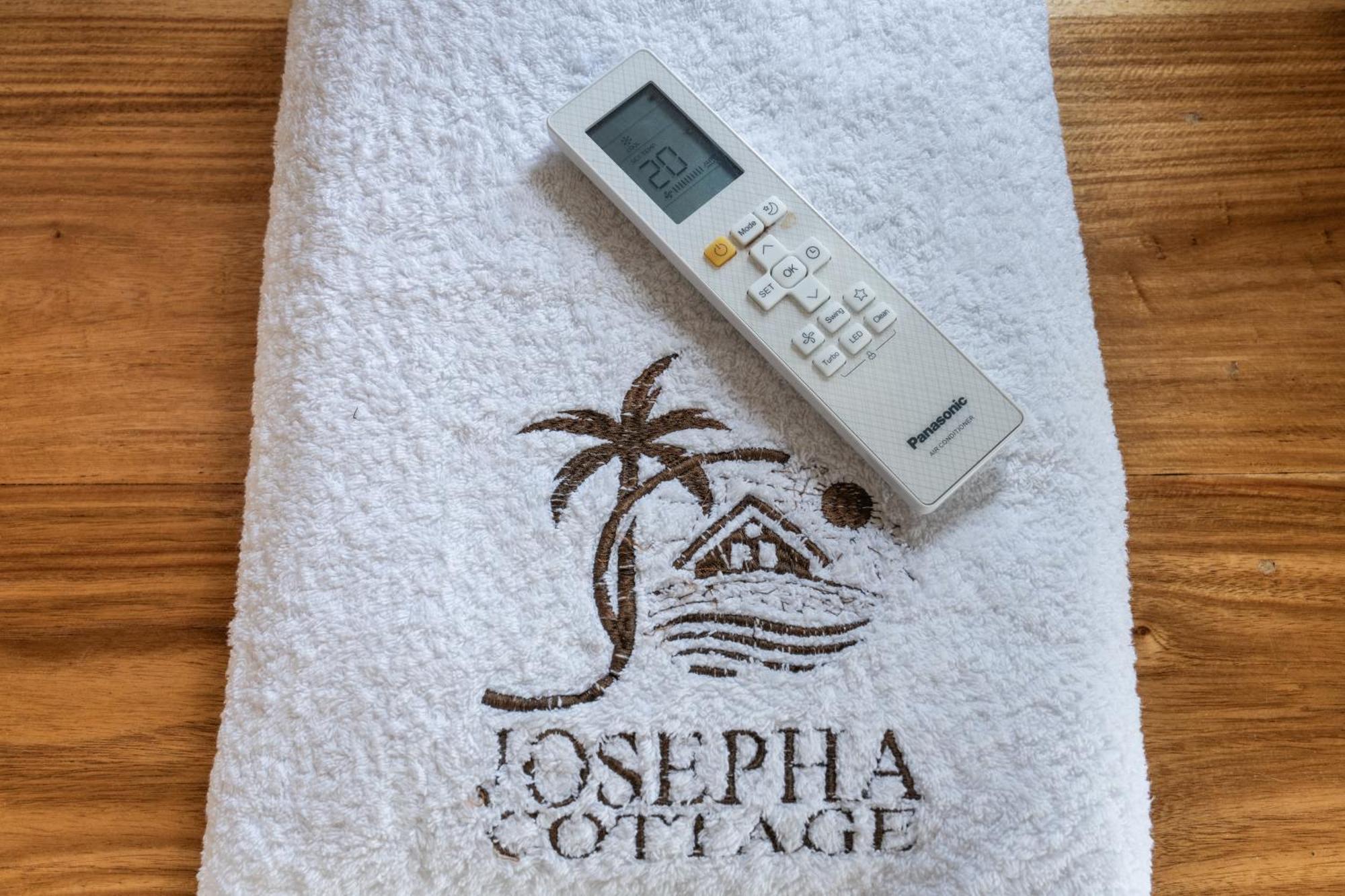 Josepha Cottage Ngurbloat Екстериор снимка